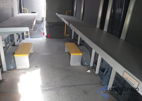 2019 Ford Transit-250 z USA, uszkodzony, nr VIN 1FTYR3XM6KKB28883